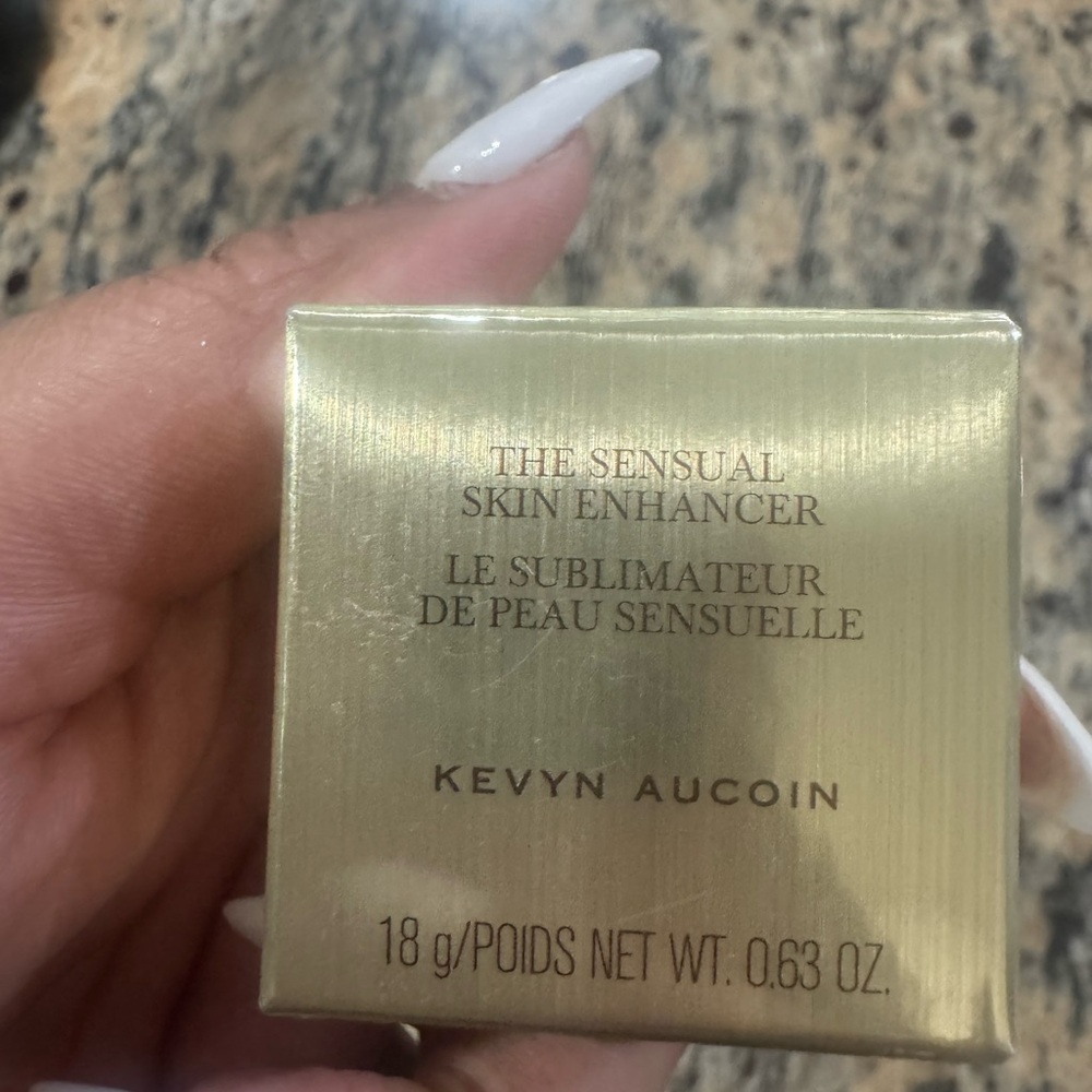 Kevyn Aucoin Creme Makeup in Gold Box